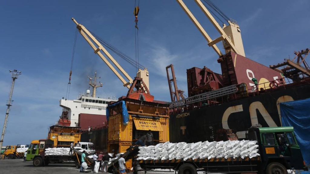 印度政府向中國求助，請求允許出售部分尿素貨物。（法新社）