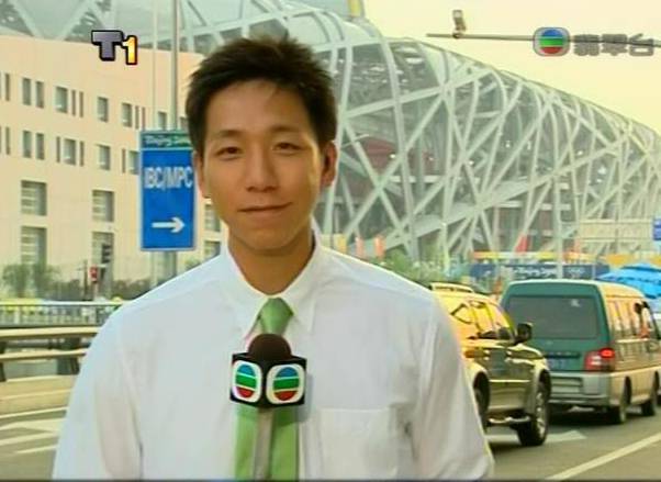 柳俊江曾在TVB新聞部工作八年。