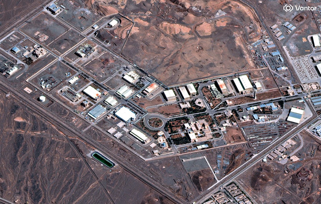 3月7日伊朗納坦茲鈾濃縮設施的衛星圖像。