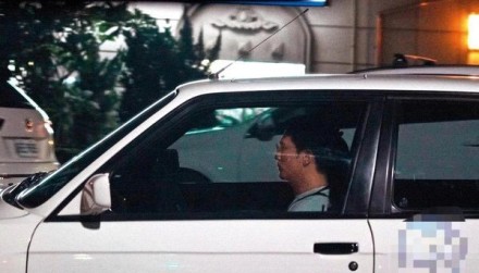 張鈞甯夜會邱澤。網圖
