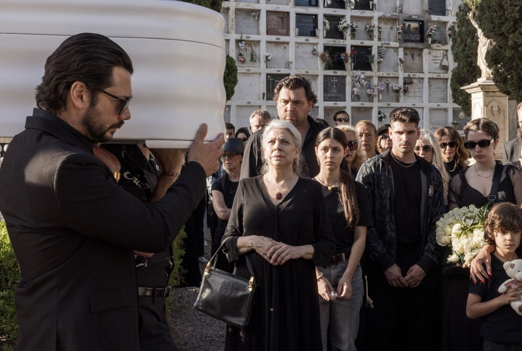 《紙房子》的兩位主演 Álvaro Morte 和 Hovik Keuchkerian 再次合作(資料來源:Netflix官網) 《紙房子》的兩位主演 Álvaro Morte 和 Hovik Keuchkerian 再次合作(資料來源:Netflix官網)