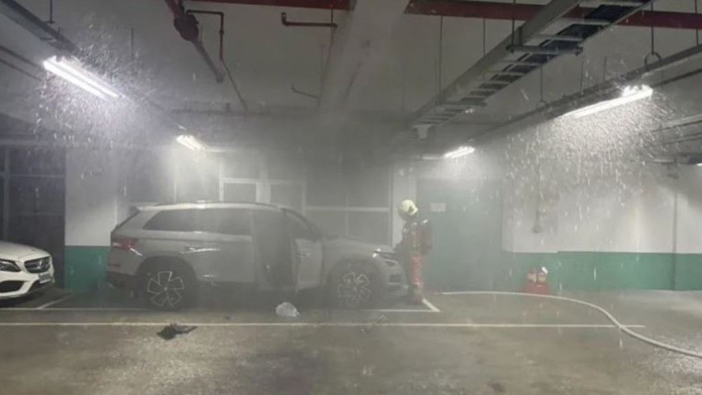 台灣新竹晶元光電SUV自燃冒出濃煙，全廠1100員工須緊急疏散。