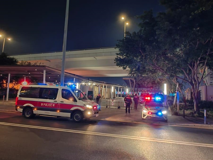 警方加強巡查海濱。