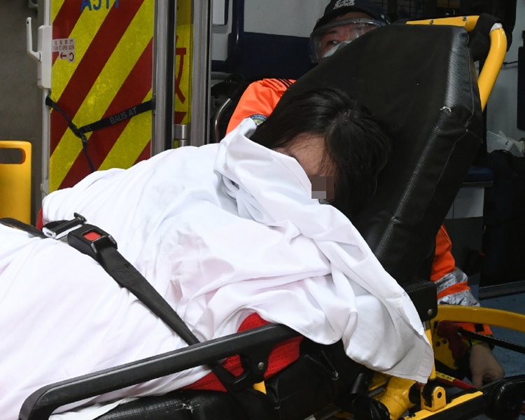 案中另一名女子報稱受傷。