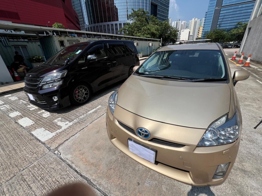 兩涉案車輛被扣留檢驗。 兩涉案車輛被扣留檢驗。
