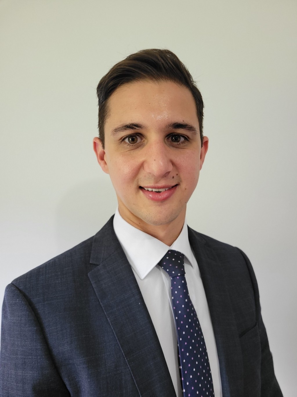 韋修良先生 (圖) 將於2024/2025年度馬季開始時履新,以接替本年度馬季結束後離職到西澳洲賽馬及博彩管理局發展的布傑華先生。 韋修良先生 (圖) 將於2024/2025年度馬季開始時履新,以接替本年度馬季結束後離職到西澳洲賽馬及博彩管理局發展的布傑華先生。