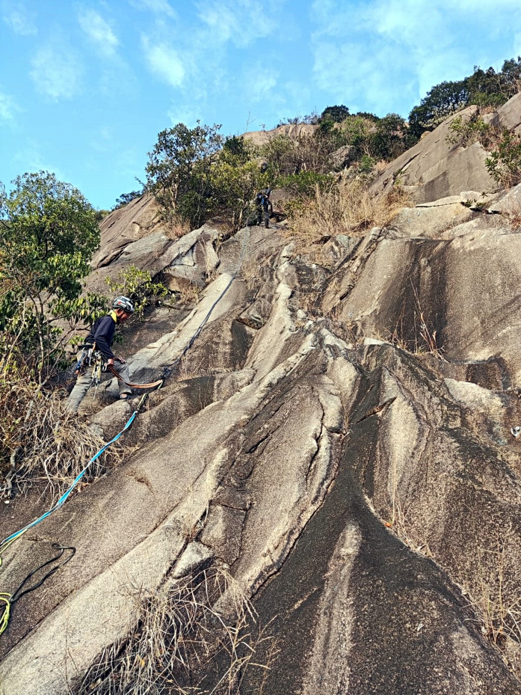 飛鵝山陡峭難攀。梁念豪提供 飛鵝山陡峭難攀。梁念豪提供