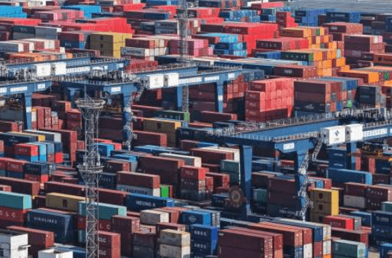 特朗普警告，若最高法院裁定關稅無效 美恐償還逾$156萬億的關稅收入與相關投資。。法新社