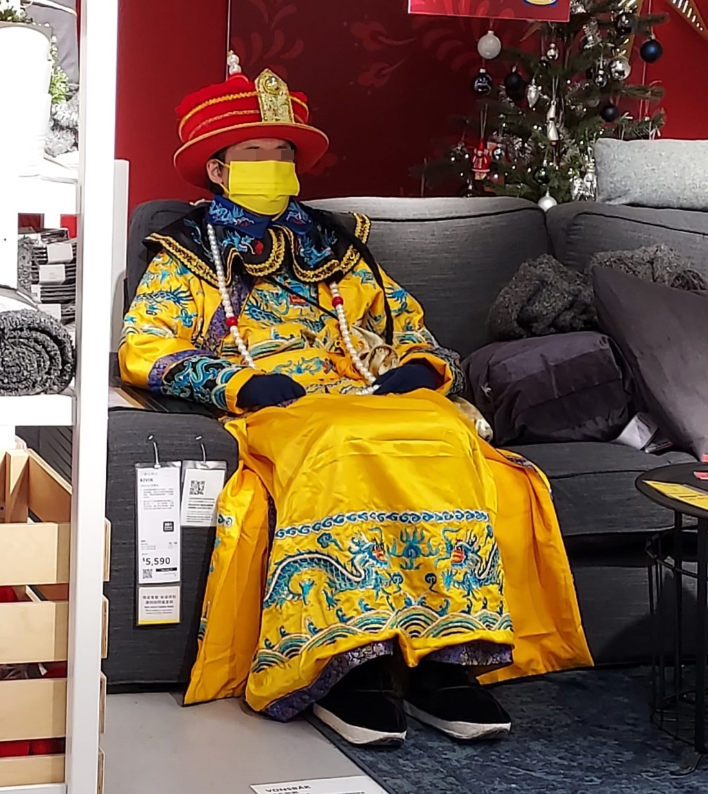 網民貼相爆料，指「有次係銅鑼灣IKEA見到，應該都係佢」。網上截圖