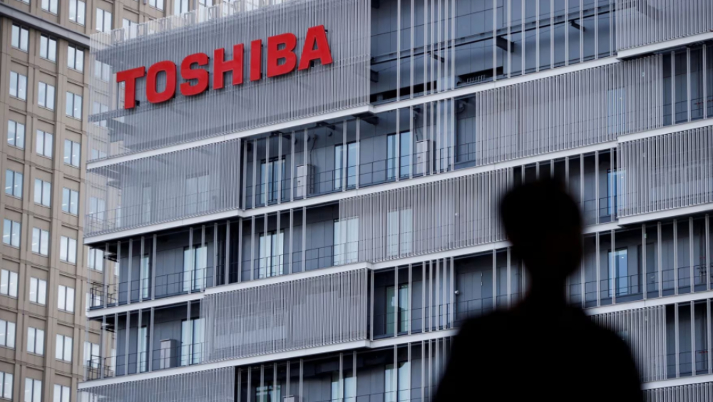 電機巨頭東芝今(20)日正式下市。 路透社