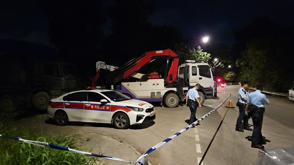 天水圍躁漢不滿拖車司機泊車 持鐮刀傷人被捕