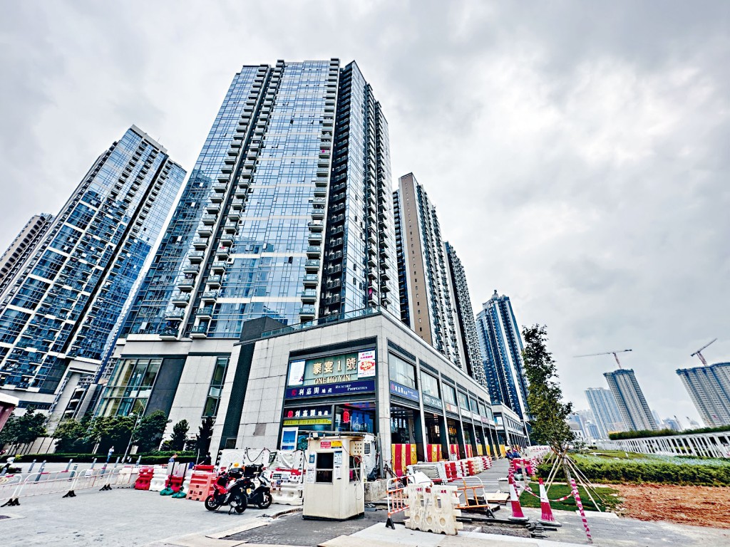 建华集团等斥6.5亿购入启德1号（I）及启德1号（II）两个基座商场。