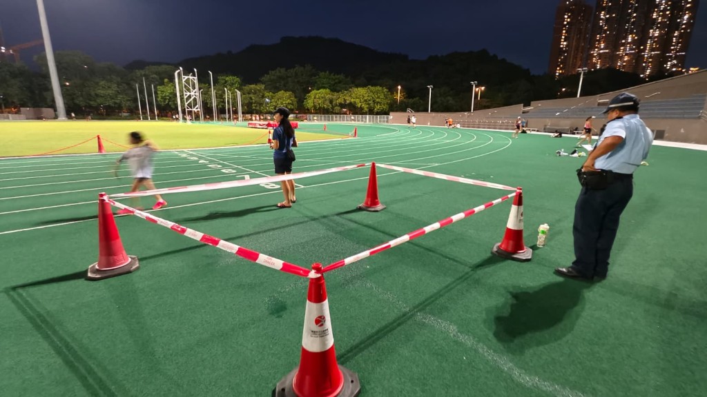 男童跑步期間突然嘔吐，之後暈倒地上。黃文威攝