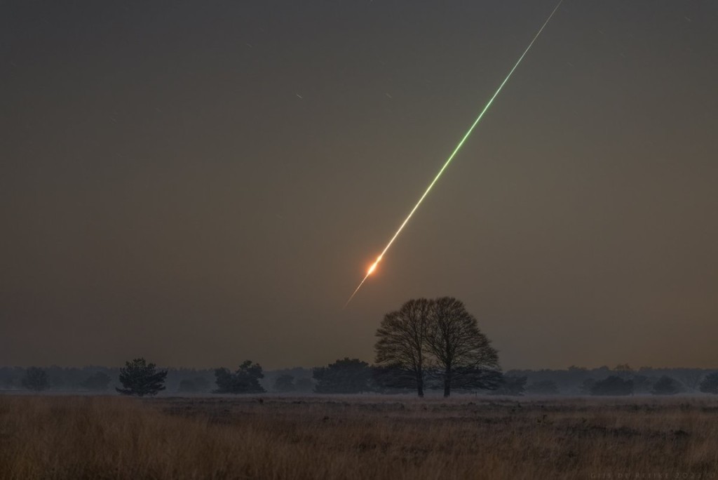 各地民众捕捉到小行星「Sar2667」撞地球瞬间的美景。 网上图片