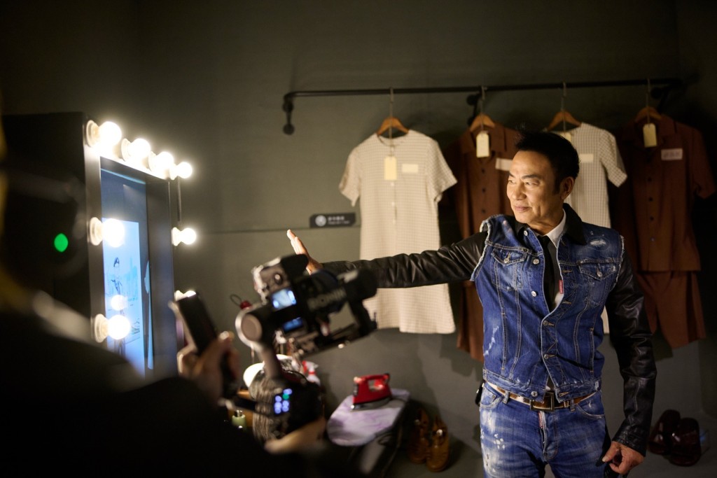 「今晚11點你會做啲乜嘢？」