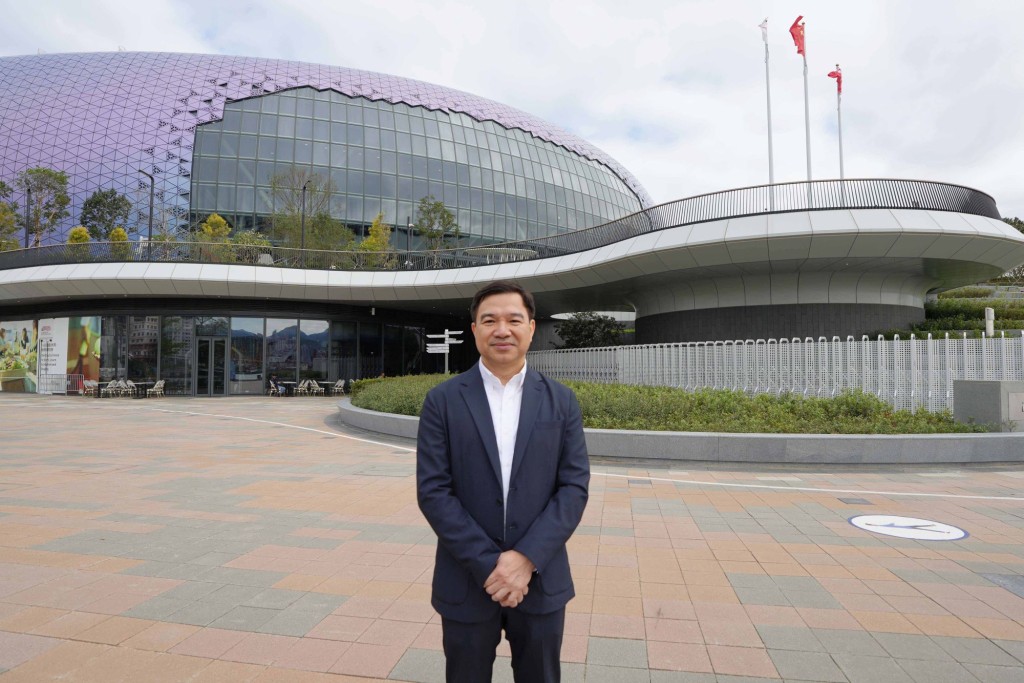 馬德源表示，在啟德體育園主場館施工過程中，BIM和裝配式設計（DfMA）技術成為裝嵌大型預製組件「零誤差」的關鍵。甯漢豪網誌圖片