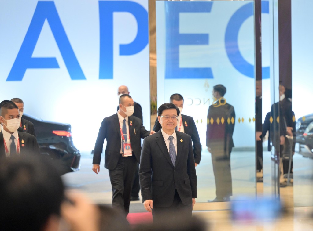 李家超去年年底曾出席亚太经济合作组织领导人会议以及峰会。资料图片