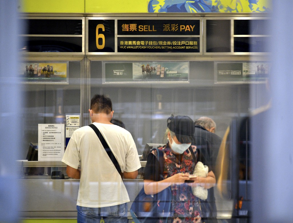 六合彩復活節金多寶特設6,300萬元金多寶,若以10元一注獨中,估計頭獎基金高達8,000萬元。資料圖片 六合彩復活節金多寶特設6,300萬元金多寶,若以10元一注獨中,估計頭獎基金高達8,000萬元。資料圖片