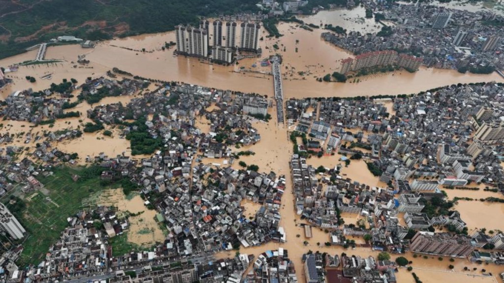廣東肇慶懷集縣連日暴雨,釀成當地大規模淹浸。懷集縣氣象局