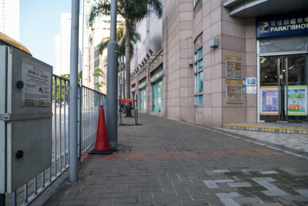 安裝網絡攝錄機後,非法棄置垃圾個案大幅減少,檢控數字亦隨之下降。 安裝網絡攝錄機後,非法棄置垃圾個案大幅減少,檢控數字亦隨之下降。