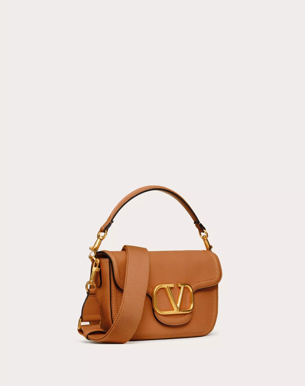 VALENTINO GARAVANI ALLTIME GRAINY CALFSKIN SHOULDER BAG，約2.3萬港元。