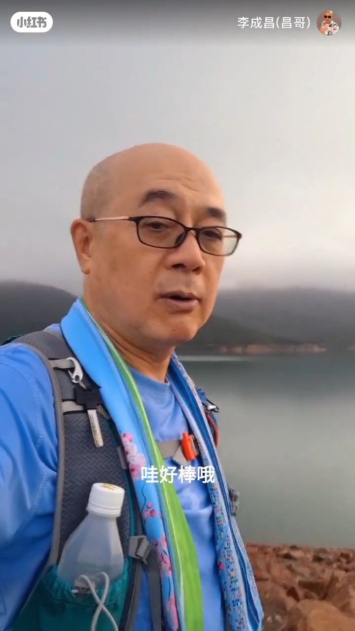李成昌指朋友話返內地住「好正」。