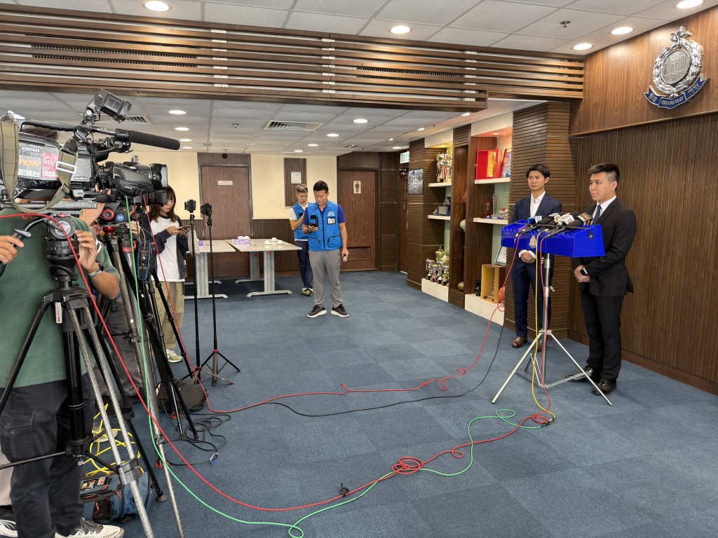 警方講述兩宗案件。梁國峰攝 警方講述兩宗案件。梁國峰攝