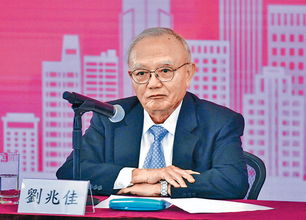 劉兆佳表示，修例旨在堵塞目前法律上一些漏洞。