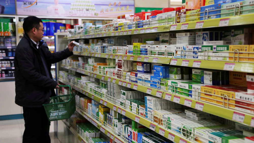 日本清查6800種保健食品，18款有健康損害報告。 路透社