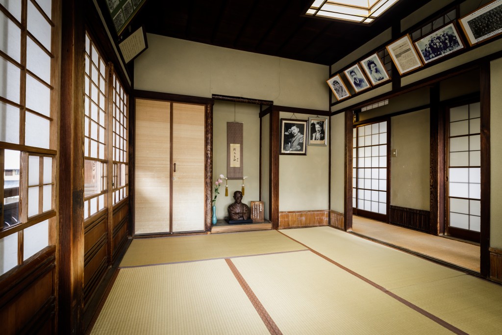 大文豪夏目漱石當年使用的「少爺房間」。