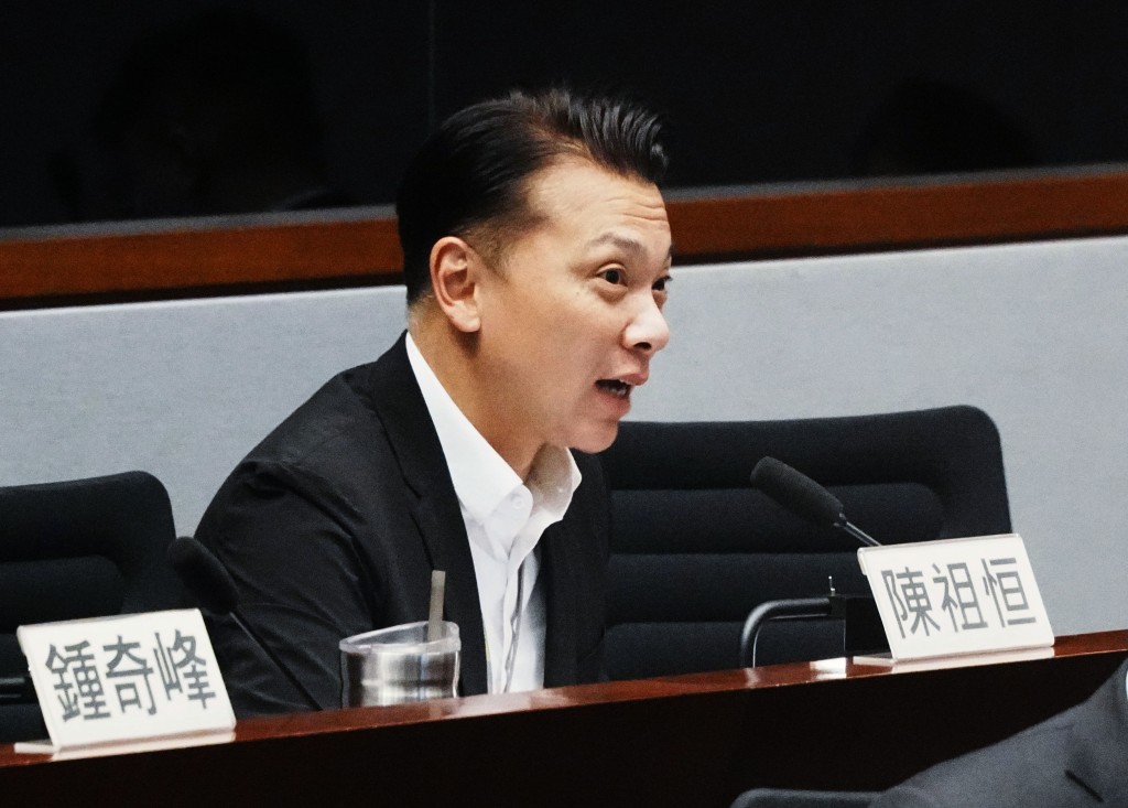 紡織及製衣界陳祖恒。