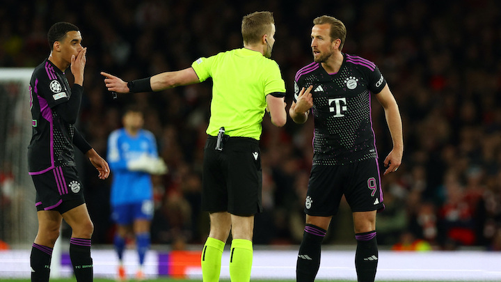 拜仁慕尼黑射手哈利卡尼向球证投诉。Reuters