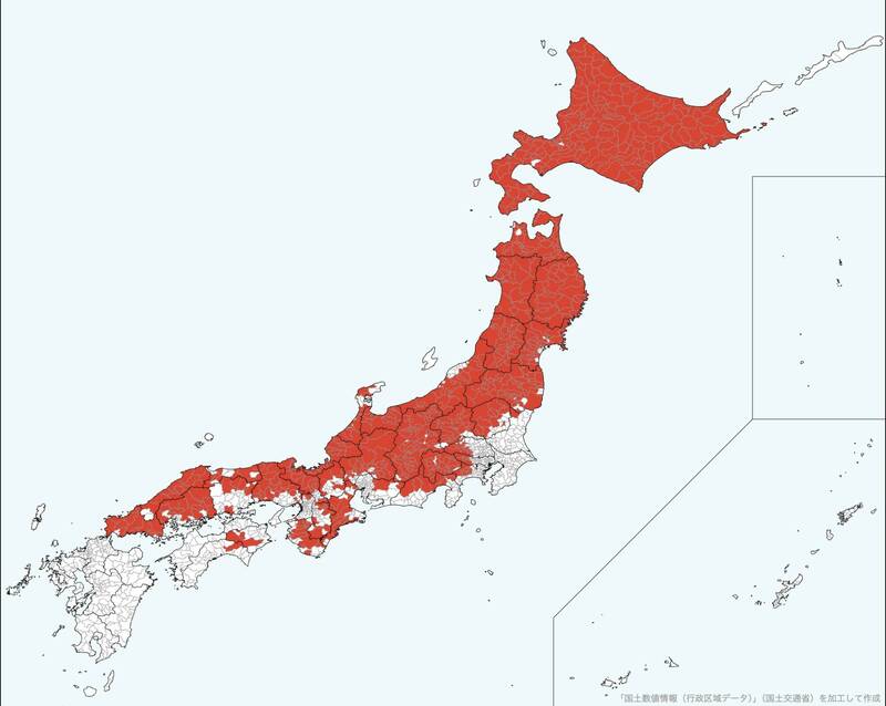 日本有網民整理去年有發現熊出沒的城市、城鎮和村莊的通報，結果讓日本地圖呈現一大片怵目驚心的紅色。X@L_yukisuki 
