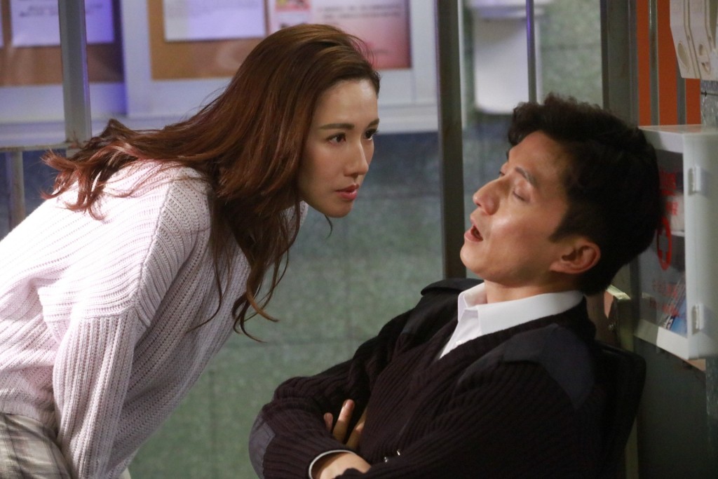李施嬅 《金宵大廈2》是今年焦點劇集之一，事關劇集第一輯深得觀眾喜愛，而第二輯播出亦引起熱烈討論，女主角李施嬅在時空穿梭的劇情中，不但演技精湛，造型亦都靚到網民大讚！絕對有機會入圍爭視后！