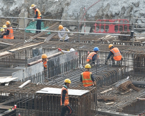 建造業「長散工」計劃收1800多份申請。資料圖片