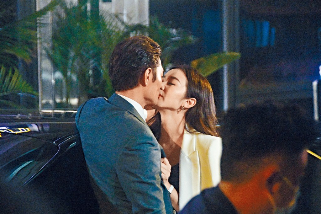 黃德斌獲麥明詩送上Goodbye Kiss。