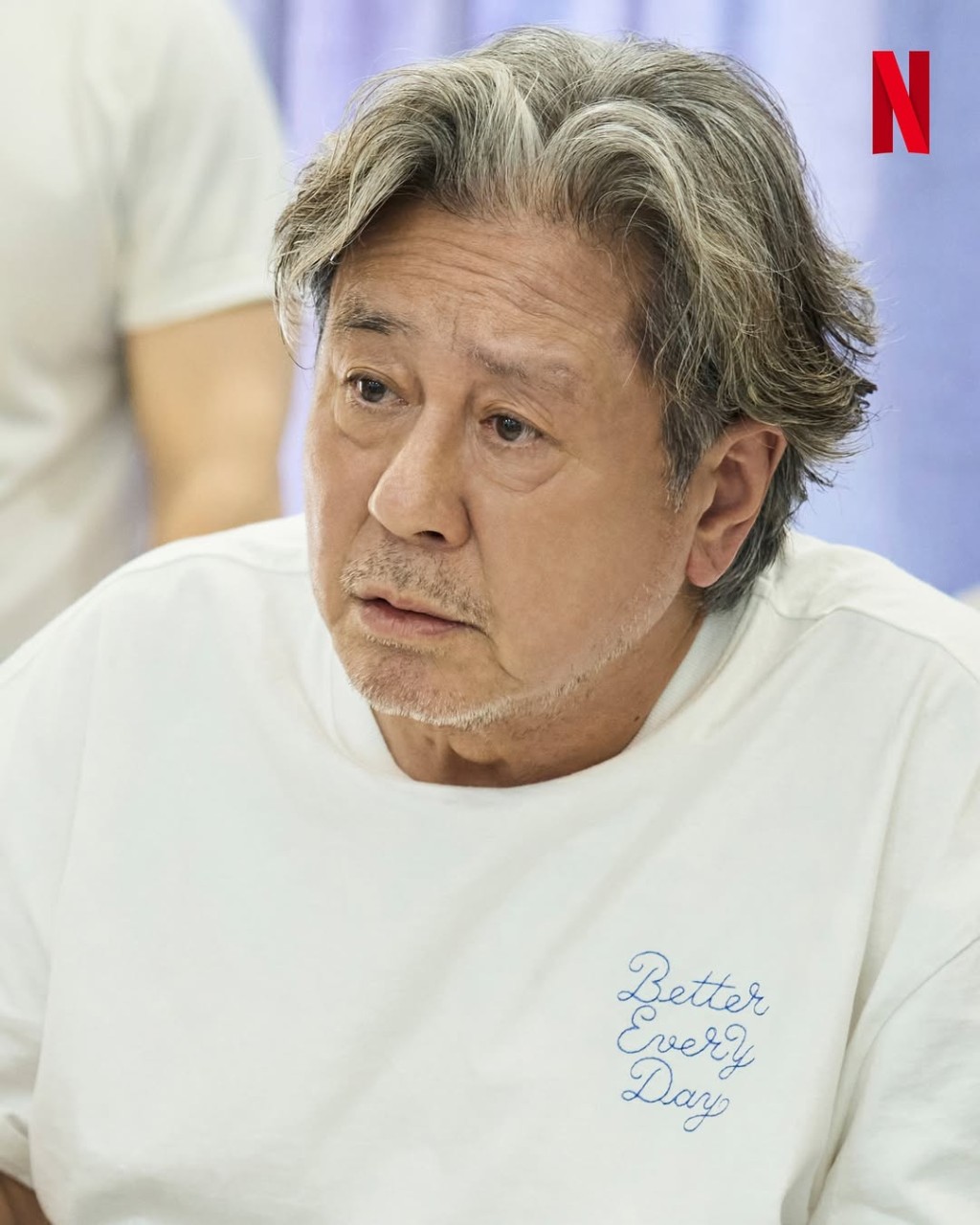 實力派演員崔岷植加盟《末行手記》。