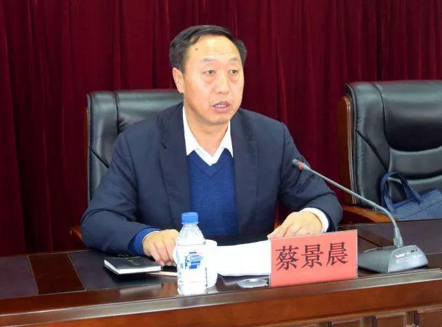 洮南市原副市长蔡景晨是魏刚「九大弟子」之一。