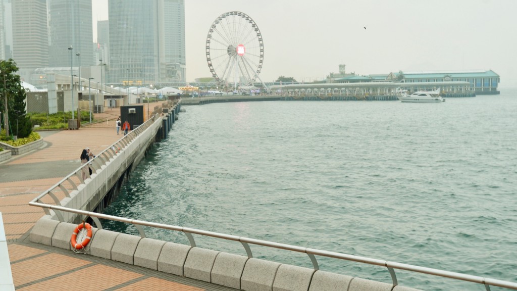 中西区海滨长廊最佳观赏地点之一。