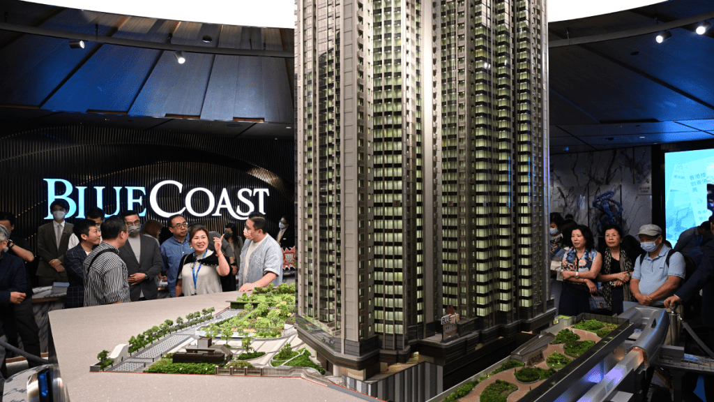 Blue Coast單日連錄9宗成交 套現逾2億元