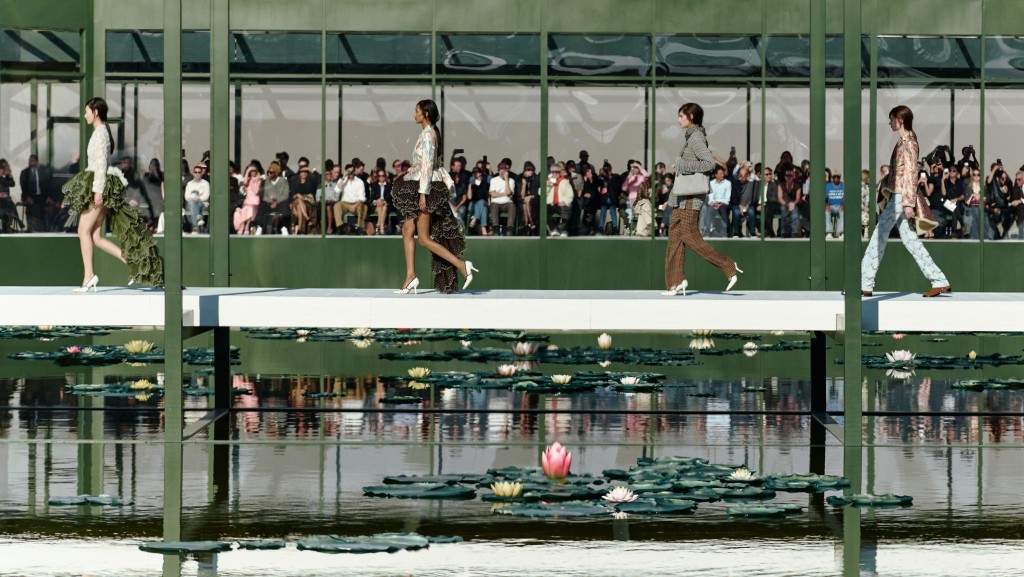 整個系列的選色悅目柔和，亦在細節中融入如園中花卉綻放的高雅細緻。（Dior）