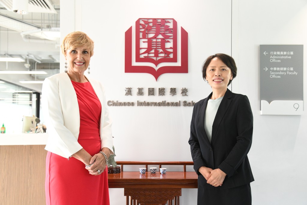 漢基國際學校副校長李斌（右）及中學部校長文俐思（Christine Doleman）（左）均指，該校注重學生的中、英雙語能力發展。