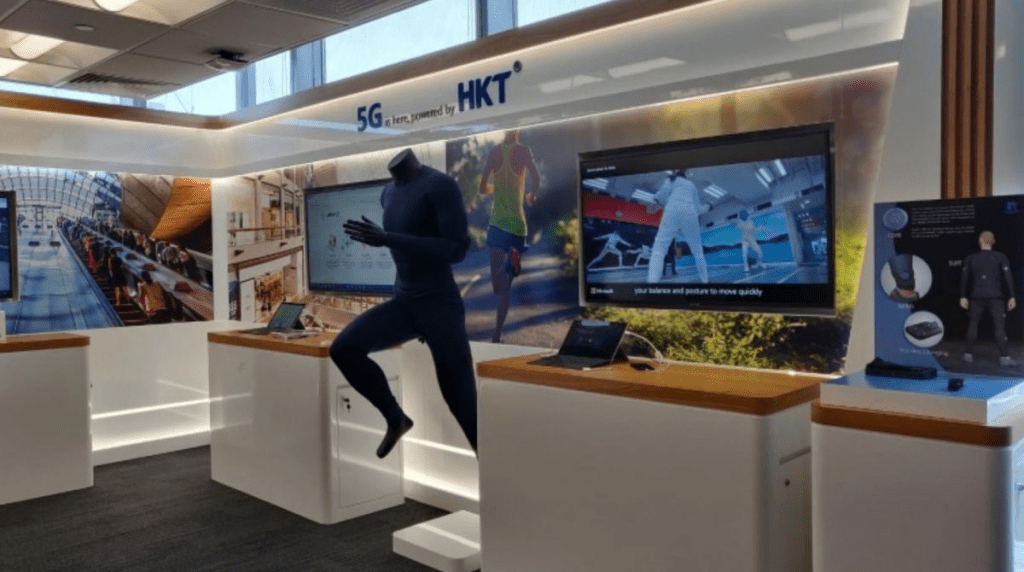 5G IoT Makerspace 提供7個合作夥伴的方案，包括了RaceFit 透過 AI 和IoT研發了配備傳感器的「智能服裝」系列，可記錄穿戴者的動作以提供實時建議。