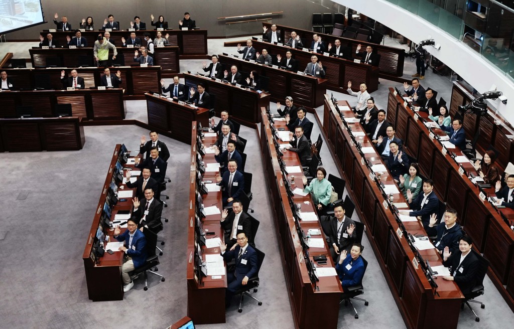 新一屆立法會的議會座位備受矚目。圖為議員參加立法會事務簡介會。 新一屆立法會的議會座位備受矚目。圖為議員參加立法會事務簡介會。