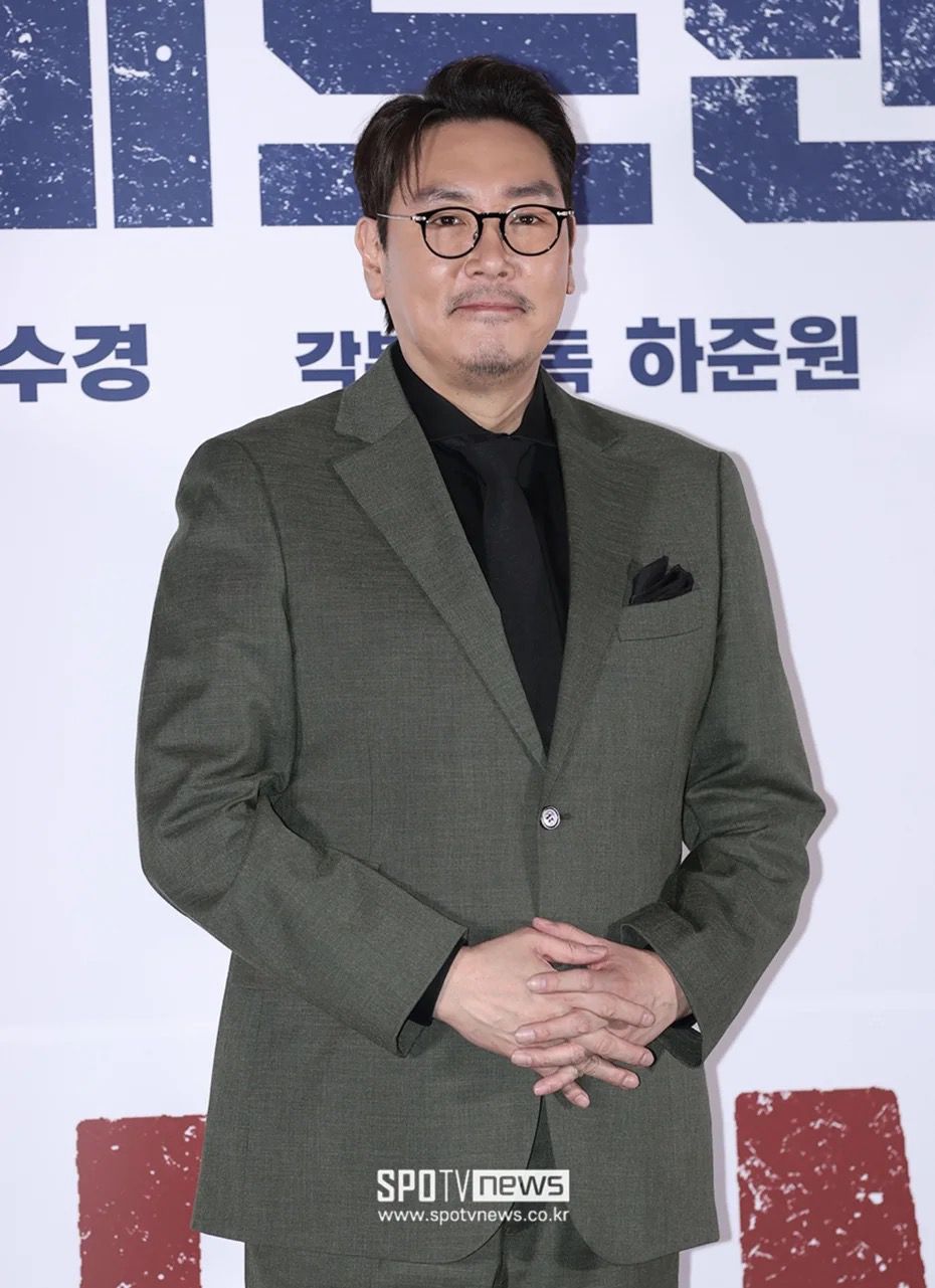 趙震雄又被爆向一名新人演員丟冰塊。