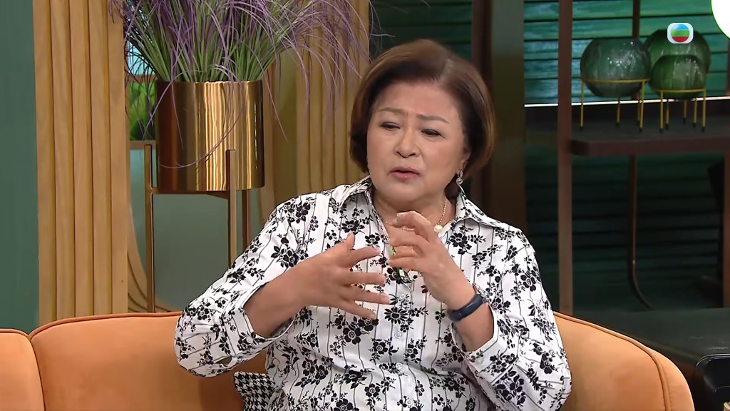 黃淑儀大談近況。