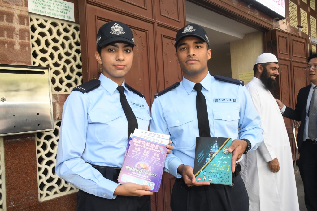 巴基斯坦籍警员莎玛和阿南文。