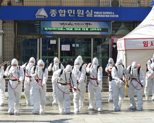 新冠肺炎蔓延至韓國,當地衛生部門清潔。AP