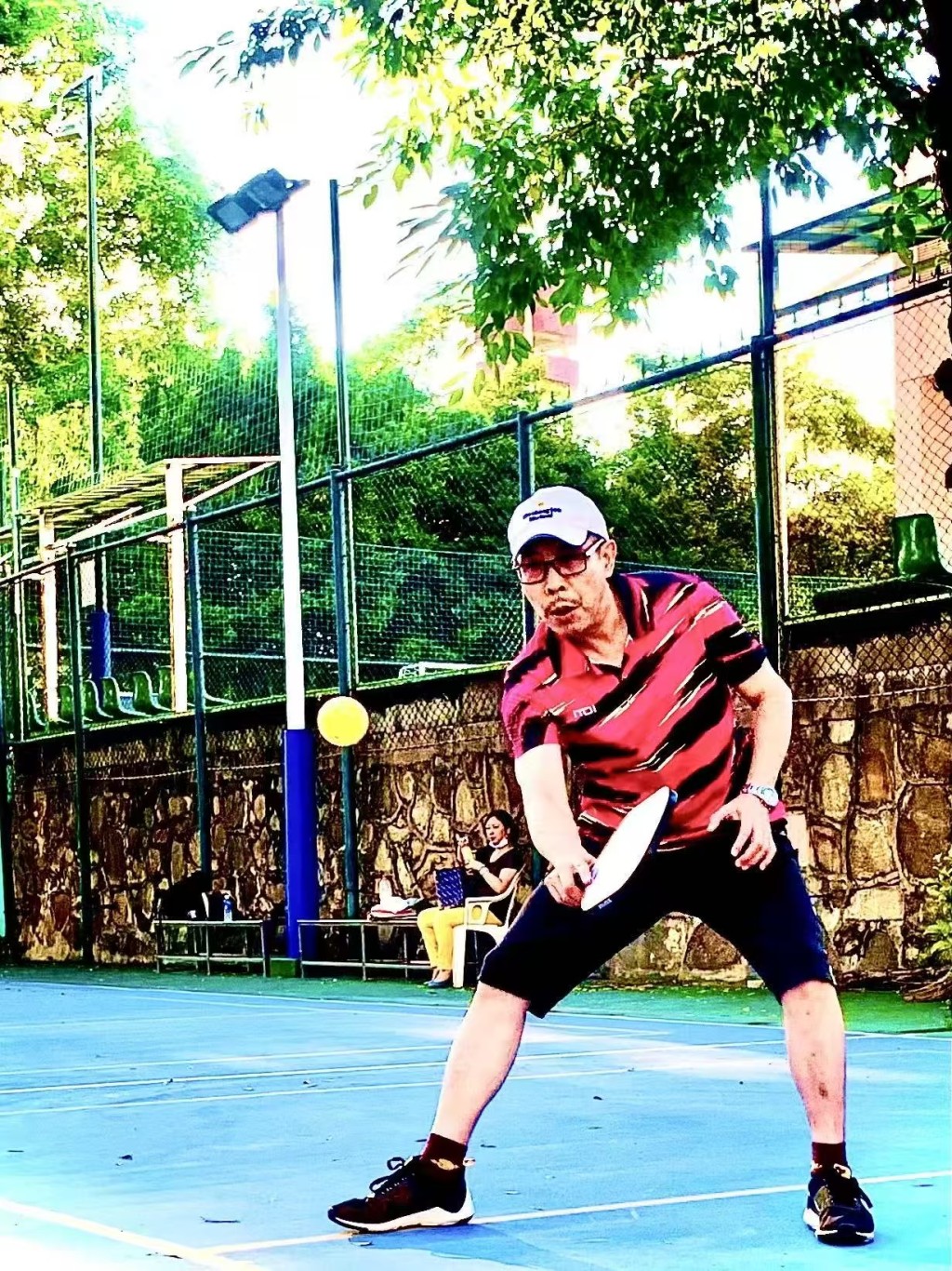 王慶民分析道，匹克球價值在於全民適配性，從3歲到90歲能同場競技，三代同堂、四代同堂共同參與的場景，是其他運動難以實現的。