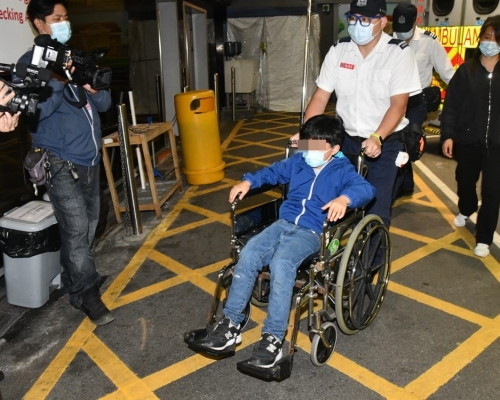 8歲男童玩耍時疑被玩具槍射中。